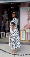 Load image into Gallery viewer, WH|BLK ROPE CHAIN PRINT DRESS