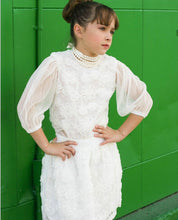 Load image into Gallery viewer, WHITE SHEER FLOWER TOP
