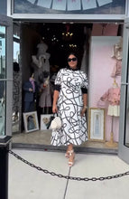 Load image into Gallery viewer, WH|BLK ROPE CHAIN PRINT DRESS
