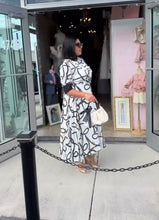 Load image into Gallery viewer, WH|BLK ROPE CHAIN PRINT DRESS
