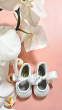 Load image into Gallery viewer, WHITE BALLET BOW
