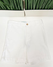 Load image into Gallery viewer, WHITE PIQUE BERMUDA SHORTS
