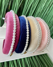 Load image into Gallery viewer, PEARL VELVET HEADBAND
