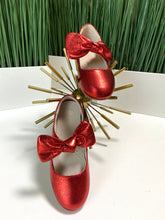 Load image into Gallery viewer, METALLIC RED KNOTTED BOW SHOE
