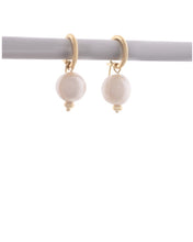 Load image into Gallery viewer, PEARLS EARRINGS
